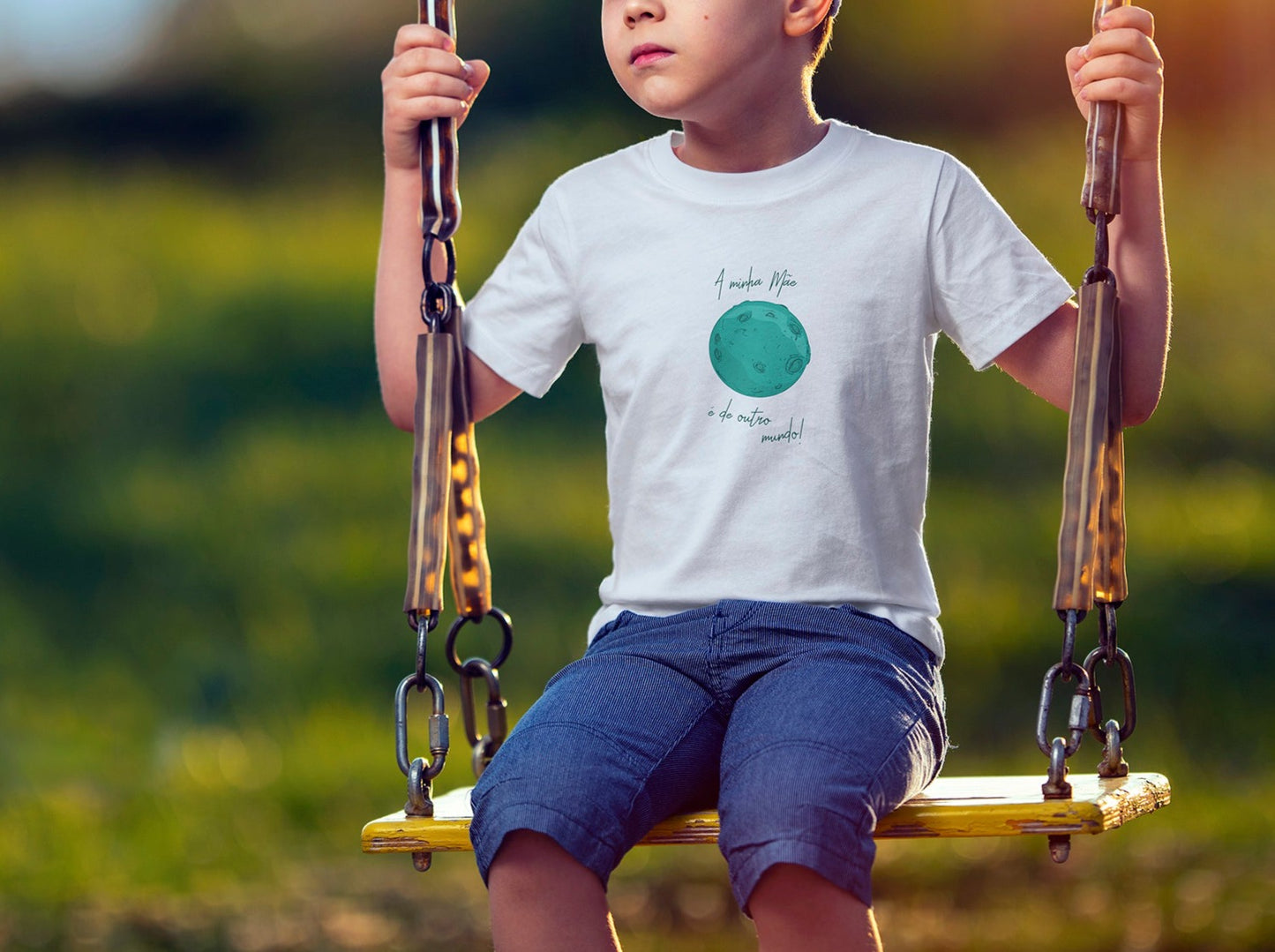 A minha mãe é de outro Mundo! T-shirt de criança
